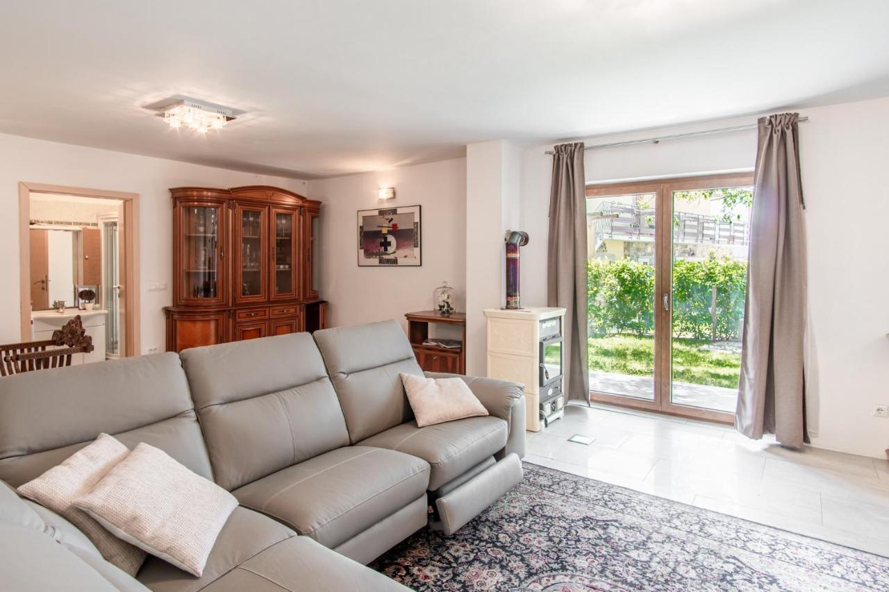 Villa Hermes Art Dutovlje Exterior foto